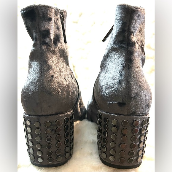KENDALL + KYLIE Womens Blythe2 Velvet Chunky
Ankle Boots, Grey, Size 8 M - Picture 8 of 11